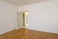BALKONWOHNUNG IN RUHIGER STADTLAGE MIT EINEM IDYLLISCHEN GEMEINSCHAFTSGARTEN, DER SICH WIE DER EIGENE ANFÜHLT