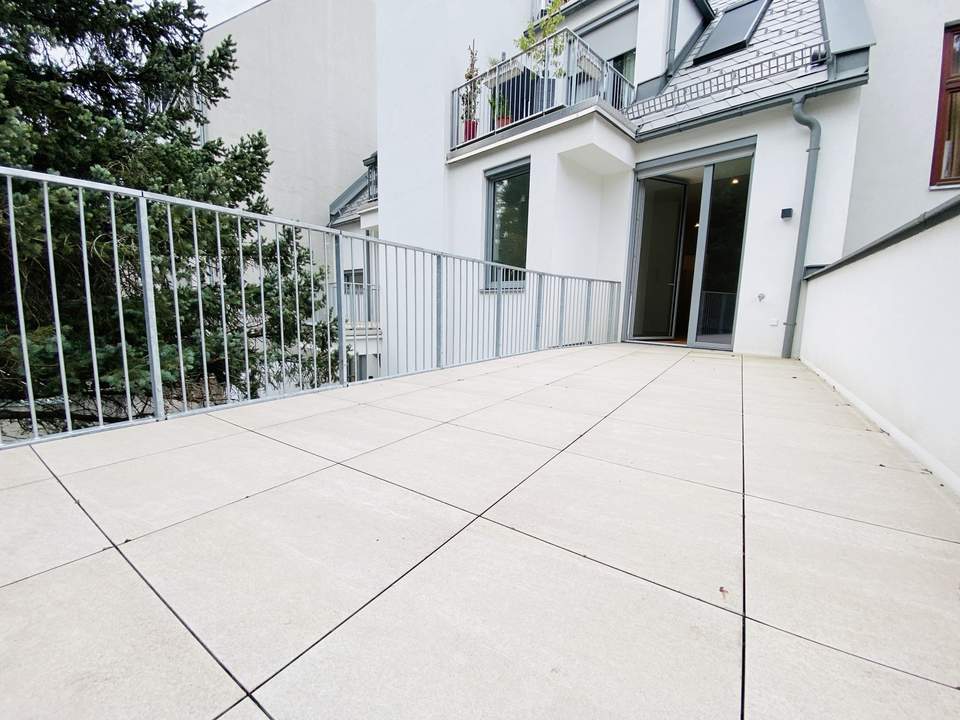 Erstbezug nach Sanierung - mit hofseitiger Terrasse
