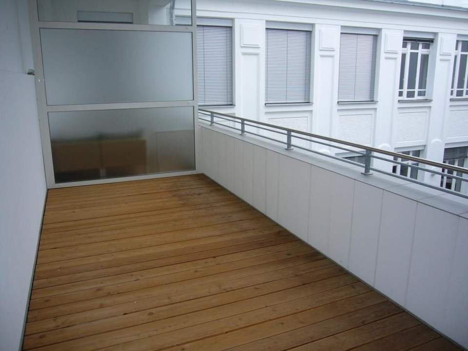 MIETWOHNUNG mit LOGGIA + GARAGE, Nähe Westbahnstr./Hermanng.