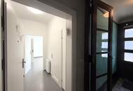 Neu saniertes Kleinbüro oder Praxis // Newly renovated small office or practice //