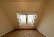 2 Monat Mietzinsfrei: 60m² Dachgeschosswohnung mit Kühlung &amp; Blick über die Felder