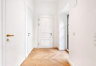 HOFLAGE mit BALKON! Luxus-Erstbezug mit 3,30 m Raumhöhe im 1. Obergeschoß