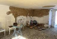 Historischer Dreiseithof mit schönen Gewölbedecken sucht neue Eigentümer