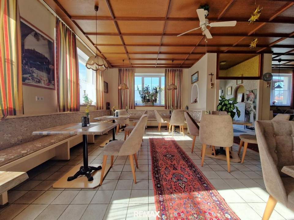 Alteingesessene Gastro mit sonnigem Gastgarten und 12 Parkplätzen in Elixhausen zu verkaufen!