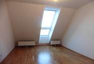 Zieglergasse: Top-moderne DG-Wohnung mit westseitiger Terrasse - Eine Ebene!!