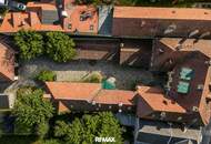 "Ca. 400 m² Wohnfläche plus weitere ca. 710 m² Nutzfläche mit viel Potenzial!"