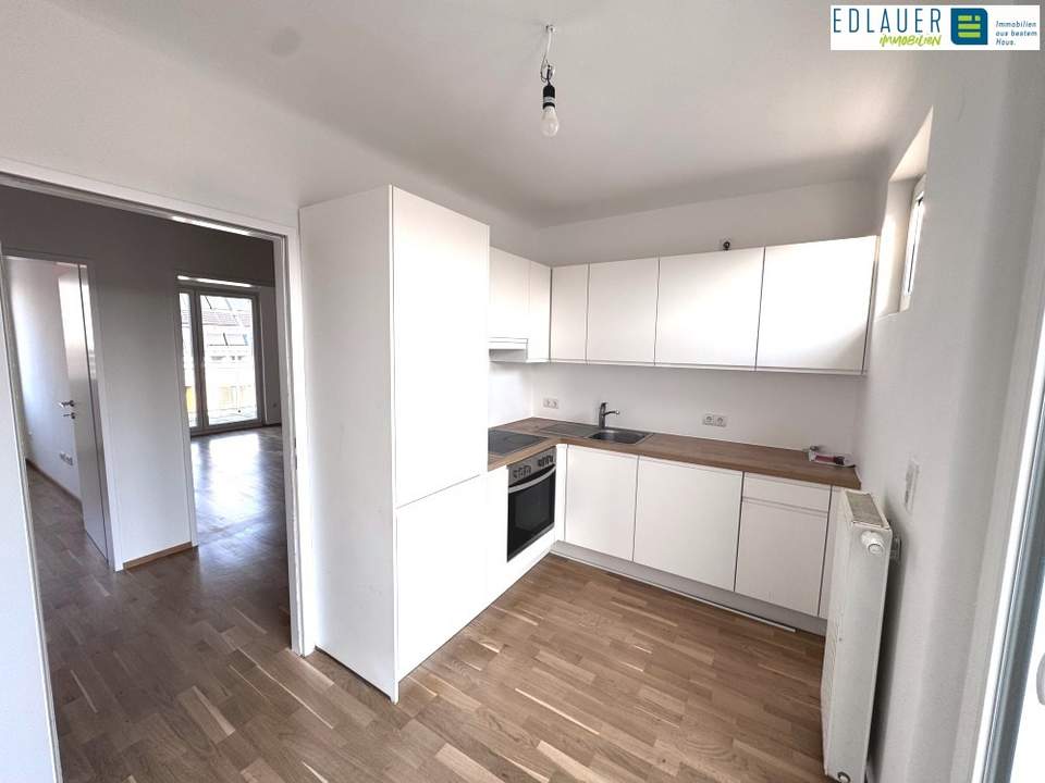 Moderne Dachgeschosswohnung mit Terrasse!