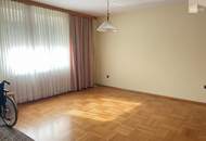 7 Zimmer Haus in Gainfarn - innen mit Renovierungsbedarf