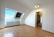 TOP PREIS-LEISTUNG! Geräumige Maisonette. 4 ZIMMER, 2 BÄDER, BALKON. FERNWÄRME!