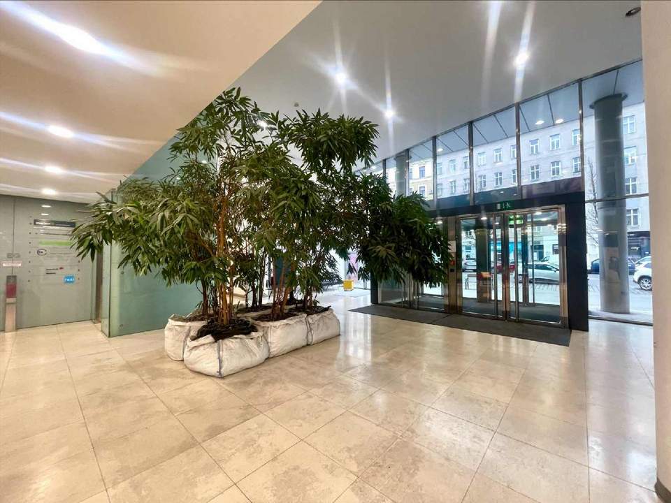 Exklusives Arbeiten an der Südachse Wiens – Hochmodernes Büro im Business Center Wieden zu mieten