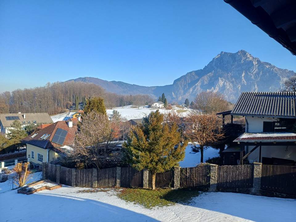 Exklusive 3-Zi.-DG-Wohnung mit Gebirgsblick in ruhiger Lage