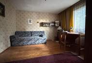 Attraktives Baugrundstück mit sanierungsbedürftigem Haus – Perfekt für Bauträger