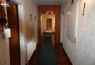 Bungalow in Siedlungsrandlage mit sensationellem Garten und Sauna-Bereich