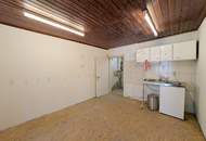 ++NEU++ Sanierungsbedürftige 2-Zimmer Altbauwohnung im Erdgeschoss!