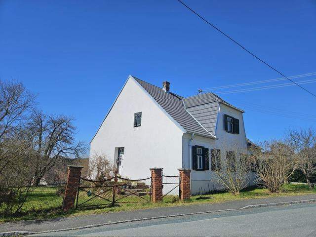 Idyllisches Wohnhaus mit Obstgarten
