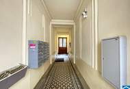 Einzigartige Renovierungschancen: bestandsfreie Wohnung in historischer Umgebung