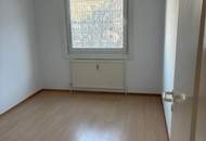 3 Zimmerwohnung in saniertem Wohnhaus perfekt gelegen mit Loggia