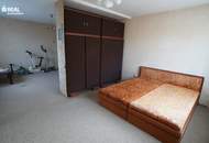 Geräumiges Haus: 7 Zimmer, Garten &amp; Garage