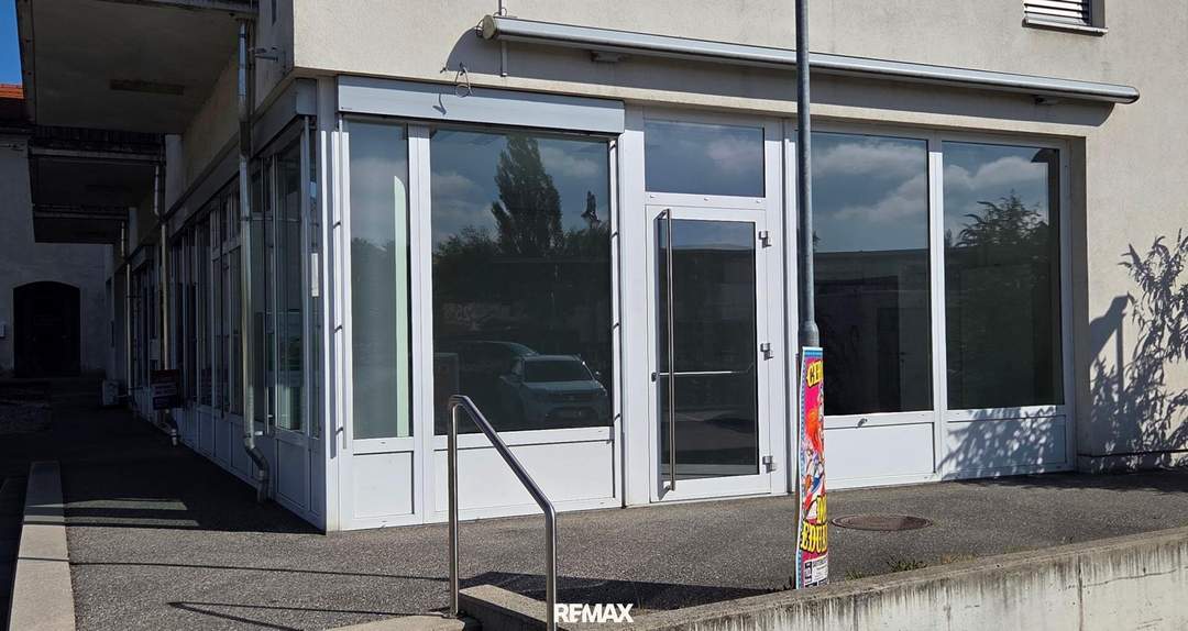 Büro oder Geschäftsfläche mit Parkplätzen in zentraler Lage!