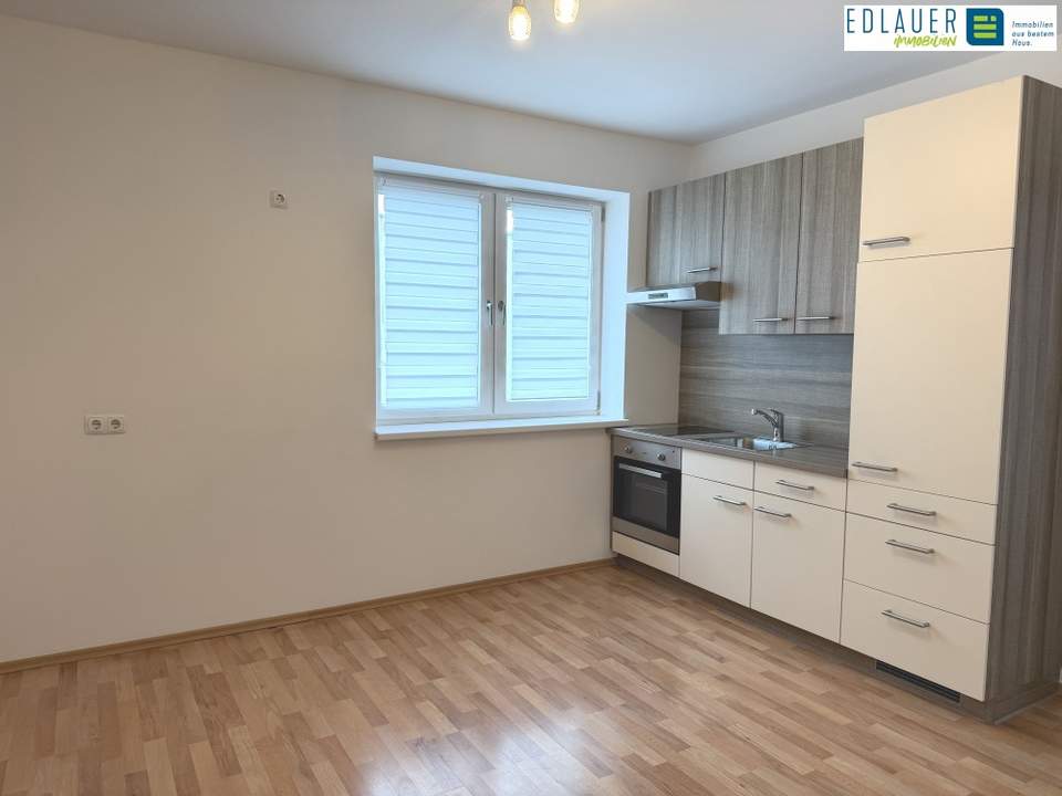 Moderne Singlewohnung mit Balkon!