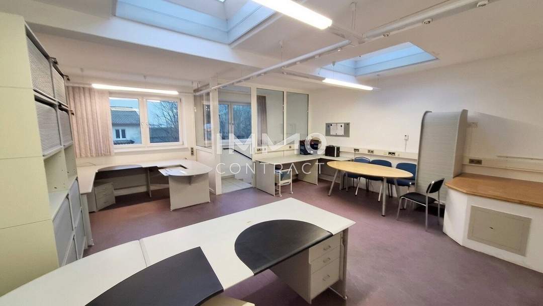 Büro- oder Praxisräumlichkeiten, welche aber auch vielseitig genutzt werden können. Ca. 1117 m² beheizt + 83 m² Lagerfläche