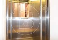 Dachgeschossjuwel mit Blumenparadies-Terrasse in zentraler Lage!