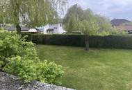 Sehr gepflegtes Einfamilienhaus in Ruhelage - voll unterkellerter Bungalow, Doppelgarage GENERALSANIERT