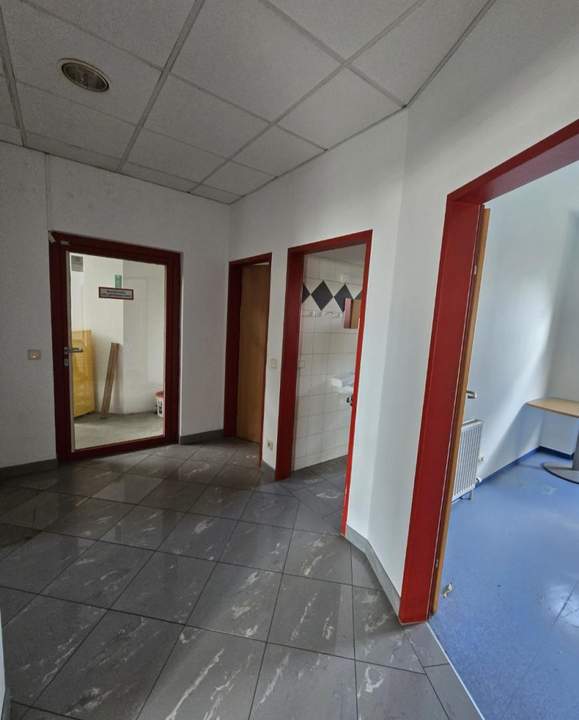 *ALL INCLUSIVE MIETE*Lagerhalle ++ Werkstatt ++Büro++ mit diversen Möglichkeiten! ca. 60m2 + Autoabstellplätze + Mitbenutzung von Gabelstapler & Kran