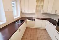 VIKTORGASSE, FERNBLICK, 84 m2 Dachgeschoß mit 30 m2 Terrasse, 2 Zimmer, Wohnküche, 2 Bäder, Parketten, U1-Nähe