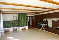 Modernisiertes Einfamilienhaus mit PV -Anlage und viel Platz!