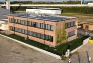 HI TECH BETRIEBSGEBÄUDE